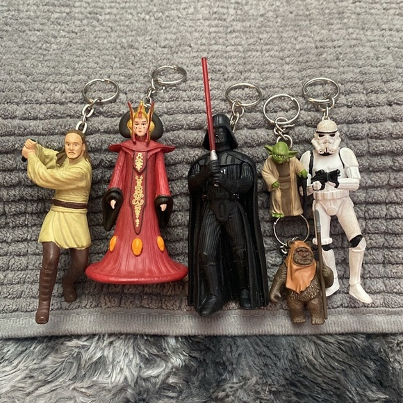 25 Star  Wars Keychain Action Figure Collection - Picture 9 of 16